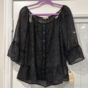 Democracy Women's Plus Size Off Shoulder Flounce SLV Top Size 1X